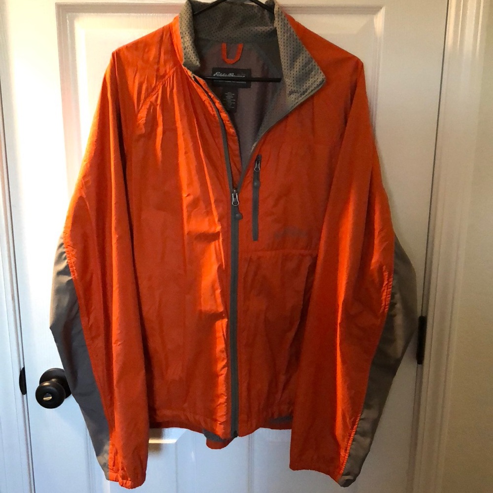 Men’s Eddie Bauer lightweight jacket.